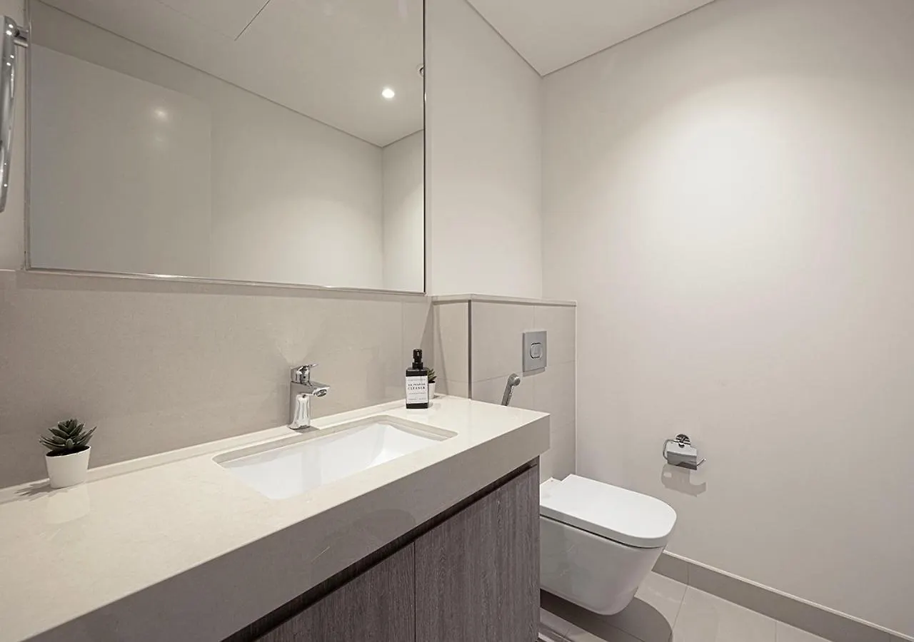 Full Burj Khalifa View - Opposite Dubai Mall Access - 8 Min Walk To Mall & Fountain - Luxury 2Br 0*,  United Arab Emirates