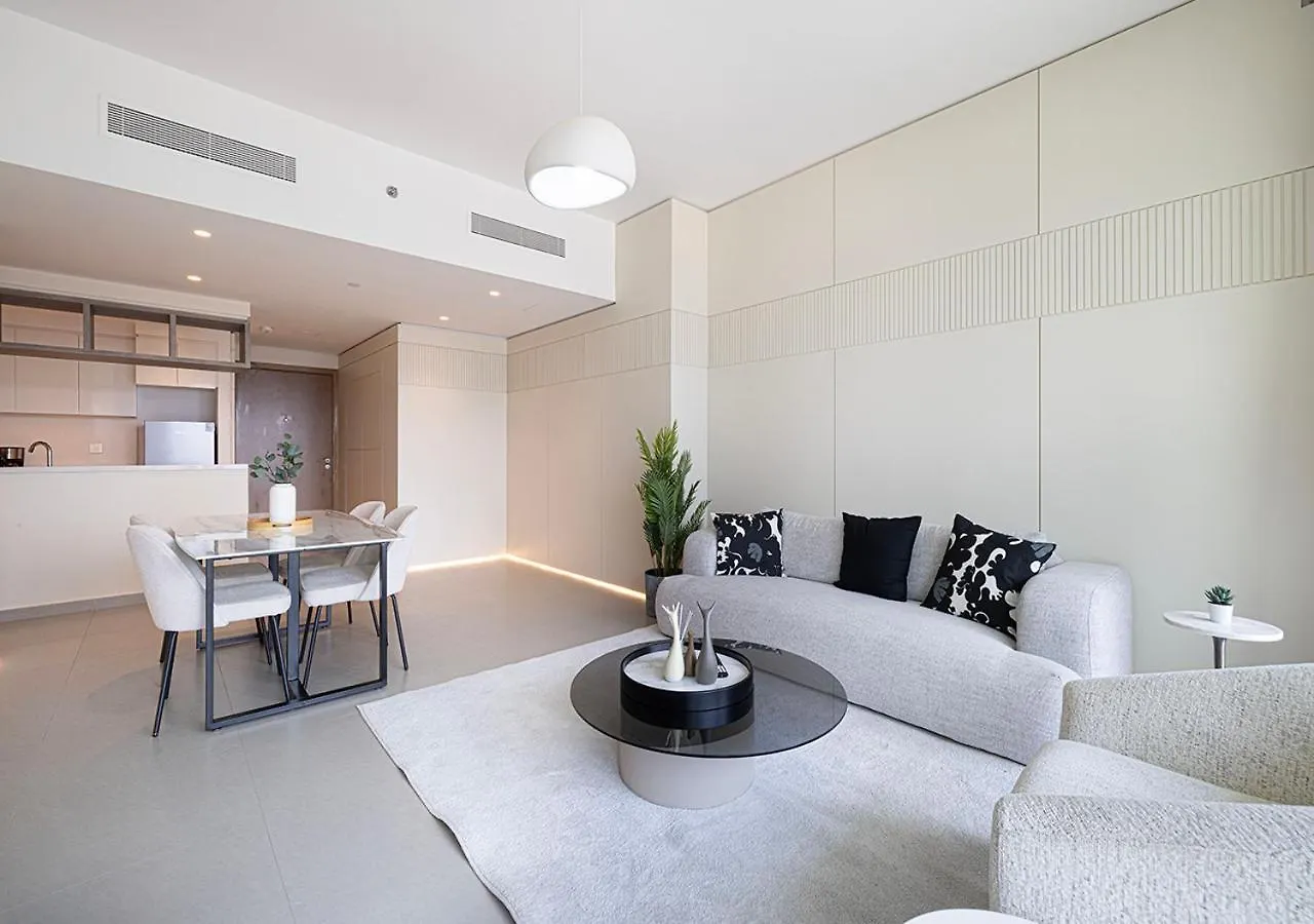 Full Burj Khalifa View - Opposite Dubai Mall Access - 8 Min Walk To Mall & Fountain - Luxury 2Br Apartment